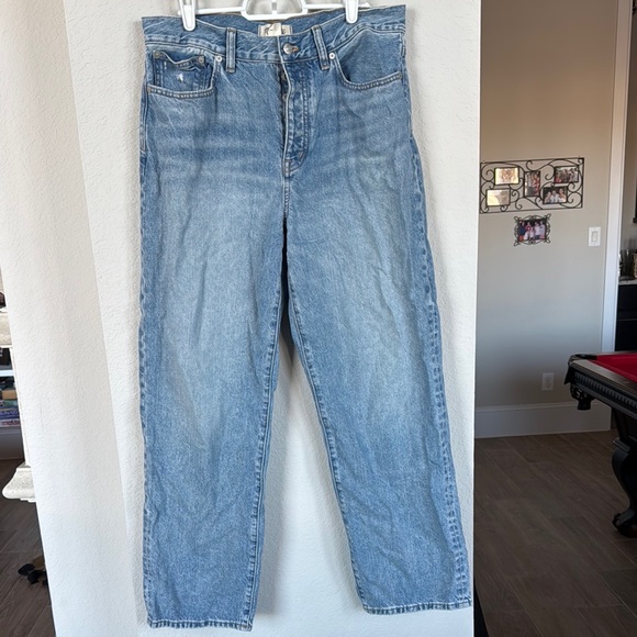 Low slung straight jean - Picture 2 of 3